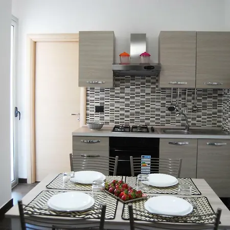 Crisvan Home- Bilocale 5 Posti Con Terrazzino * Capo Rizzuto