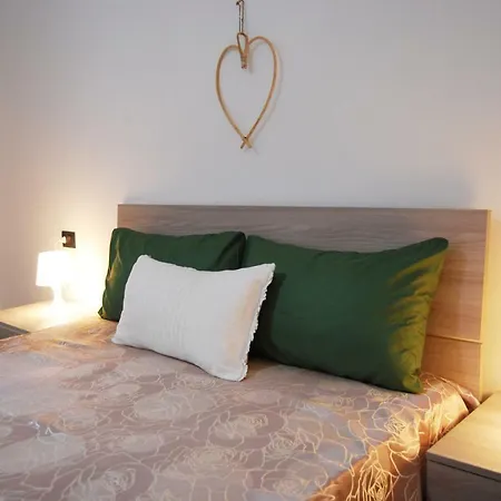 Crisvan Home- Bilocale 5 Posti Con Terrazzino カーポ・リッツート